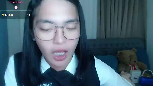 zhaviahale21 online show from July 14, 2026, 12:57 am