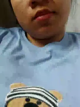 Mimi18x online show from February 3, 2025, 5:46 pm