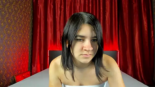 Snapshot of _Polly_Love_ chatting on October 3, 2025, 6:10 am Polly Love online show from October 3, 2025, 6:10 am