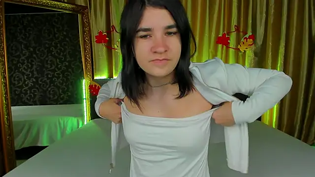 Snapshot of _Polly_Love_ chatting on October 20, 2025, 6:03 am Polly Love online show from October 20, 2025, 6:03 am