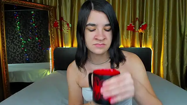 Snapshot of _Polly_Love_ chatting on November 28, 2025, 7:11 am Polly Love online show from November 28, 2025, 7:11 am