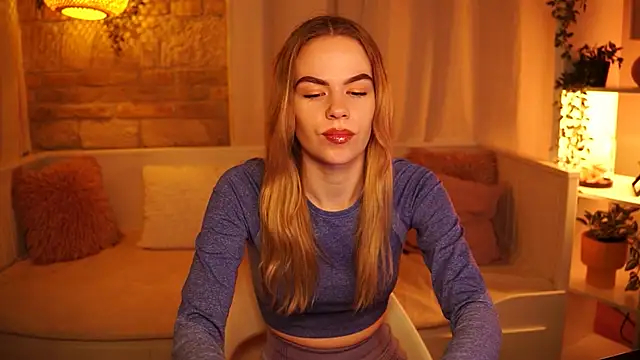 Snapshot of sn0w_barbie chatting on January 19, 2025, 8:29 am sn0w barbie online show from January 19, 2025, 8:29 am