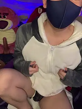 Snapshot of KEI_96 chatting on December 21, 2024, 6:55 pm KEI 96 online show from December 21, 2024, 6:55 pm