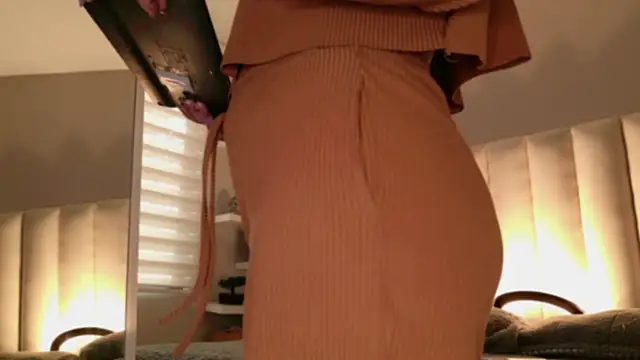 Megan mooree  online show from October 15, 2025, 12:16 pm