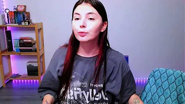 peaachybabe   online show from September 26, 2025, 4:55 pm