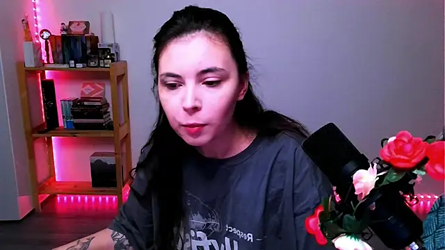 peaachybabe   online show from October 10, 2025, 7:24 pm