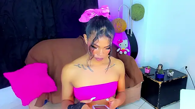 bloom444 online show from October 25, 2025, 4:20 am