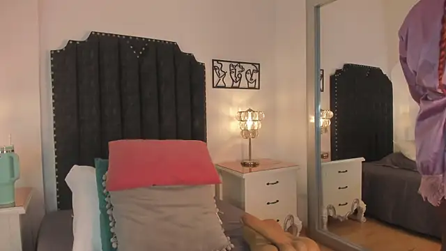 SamanthaBrown69 online show from September 28, 2025, 3:45 am