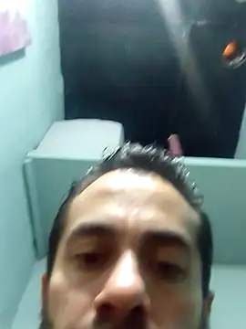 1Amarguetix online show from November 30, 2025, 2:43 pm