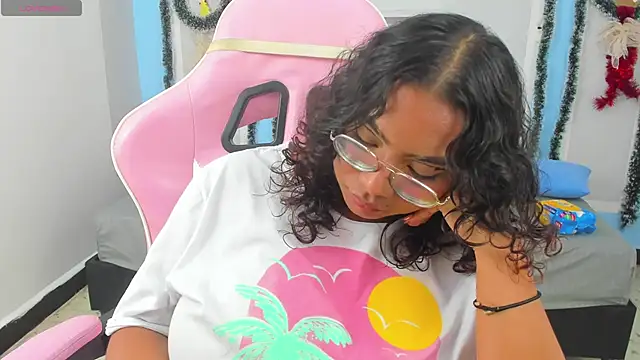 Snapshot of im_angels77 chatting on January 6, 2025, 6:36 am im angels77 online show from January 6, 2025, 6:36 am