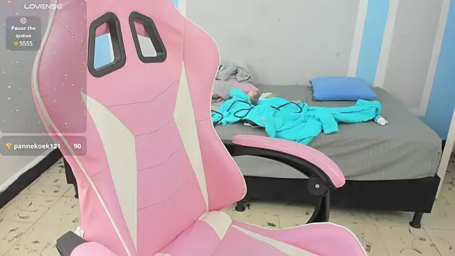 Snapshot of im_angels77 chatting on January 11, 2025, 10:40 am im angels77 online show from January 11, 2025, 10:40 am