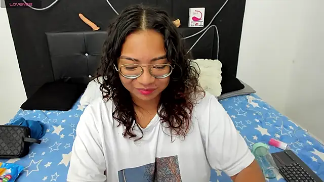 Snapshot of im_angels77 chatting on February 1, 2025, 2:26 am im angels77 online show from February 1, 2025, 2:26 am