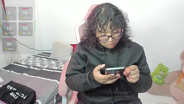 Snapshot of im_angels77 chatting on October 1, 2025, 11:33 pm im angels77 online show from October 1, 2025, 11:33 pm