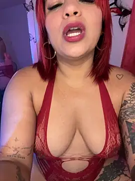 EmmaHot online show from November 12, 2025, 11:43 am