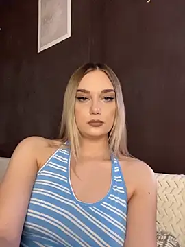 Snapshot of Alisa_Rise chatting on March 22, 2026, 1:36 pm Alisa Rise online show from March 22, 2026, 1:36 pm
