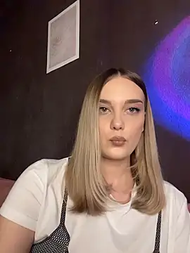 Snapshot of Alisa_Rise chatting on April 1, 2026, 4:48 pm Alisa Rise online show from April 1, 2026, 4:48 pm