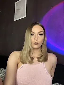 Snapshot of Alisa_Rise chatting on April 12, 2026, 5:29 pm Alisa Rise online show from April 12, 2026, 5:29 pm