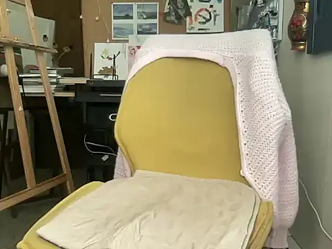 naughtyonbicycle online show from November 16, 2025, 2:44 pm