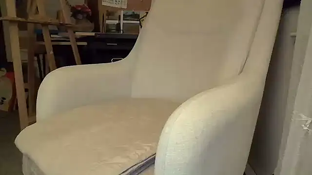 naughtyonbicycle online show from April 19, 2026, 1:16 am