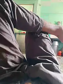 Snapshot of William390 chatting on December 7, 2024, 9:28 am William390 online show from December 7, 2024, 9:28 am