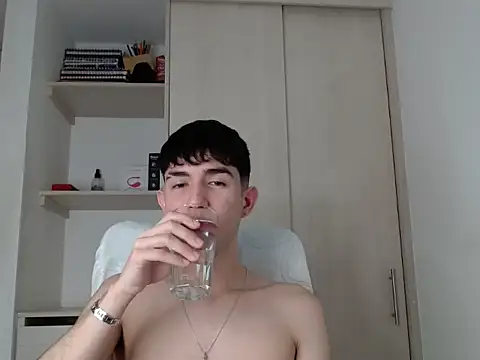 Andy hot19 online show from September 19, 2025, 4:14 am