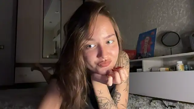 Snapshot of milkyWeyy chatting on October 10, 2025, 6:18 pm milkyWeyy online show from October 10, 2025, 6:18 pm