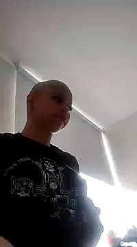 Snapshot of Bitsy_Messy chatting on December 15, 2024, 2:27 pm Bitsy Messy online show from December 15, 2024, 2:27 pm