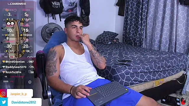 cJuan111 online show from March 22, 2025, 4:14 am