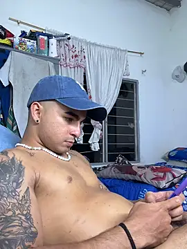 cJuan111 online show from September 23, 2025, 4:48 am