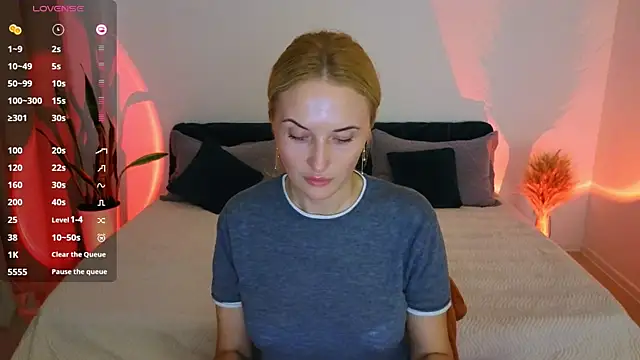 AlisssaRose online show from October 4, 2025, 4:38 pm