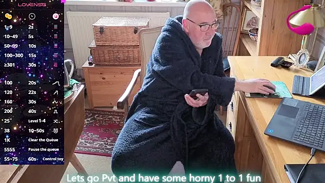 Adamdaddybear online show from April 20, 2026, 7:33 am