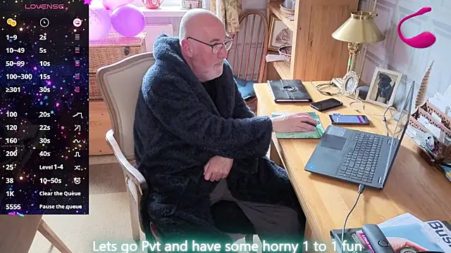 Adamdaddybear online show from June 17, 2026, 7:44 am