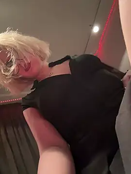 XMelissaX online show from February 21, 2026, 8:32 pm