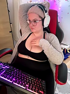 Sweetleeahxx online show from December 21, 2025, 6:15 pm