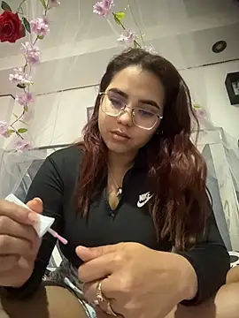 Miapeyton online show from September 28, 2025, 4:56 pm