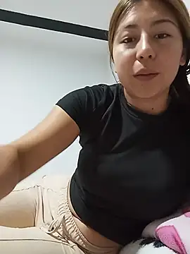 Snapshot of Sara_Brownx chatting on June 2, 2026, 12:01 am Sara Brownx online show from June 2, 2026, 12:01 am