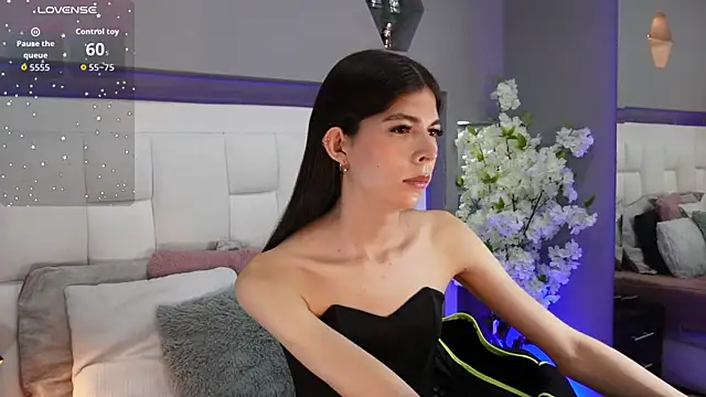 CuteAri online show from October 17, 2025, 9:06 pm