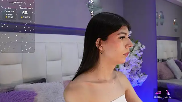 CuteAri online show from December 2, 2025, 8:59 pm