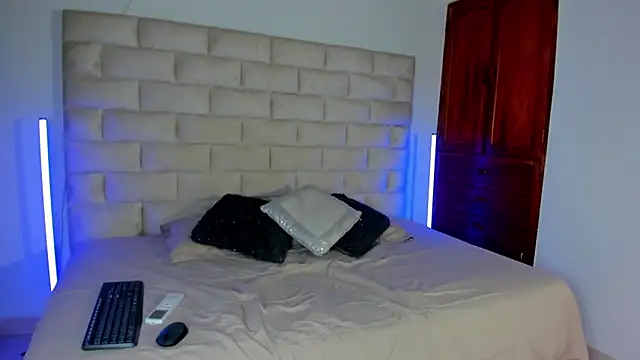 Latrellx7 online show from March 16, 2026, 3:56 am