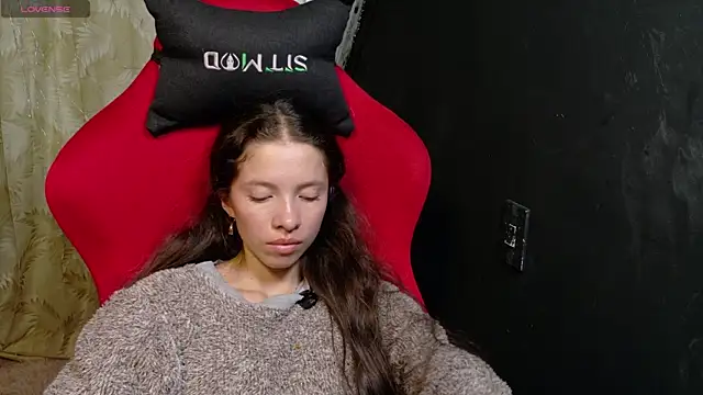 sweetdam12 online show from December 22, 2025, 9:01 pm