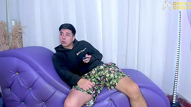 Yourslust  online show from October 24, 2025, 1:18 pm