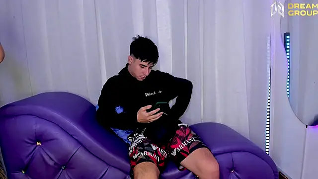 Yourslust  online show from November 3, 2025, 1:34 pm