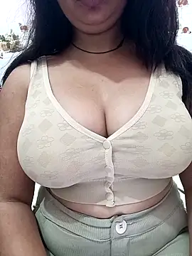 cute-mahek online show from February 22, 2026, 6:17 pm