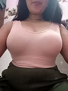 cute-mahek online show from February 24, 2026, 2:48 pm