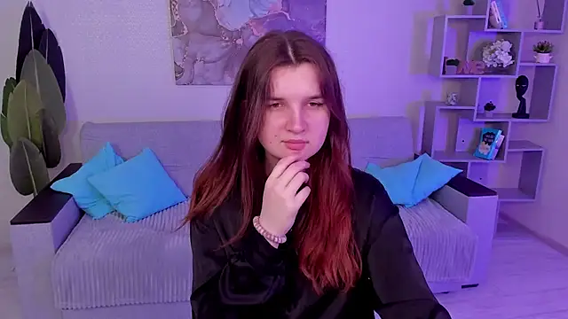 Snapshot of BonneyLove chatting on March 19, 2025, 5:28 pm BonneyLove online show from March 19, 2025, 5:28 pm