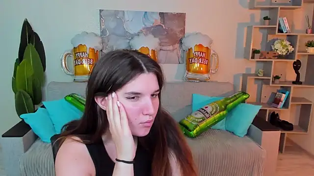 Snapshot of BonneyLove chatting on September 19, 2025, 5:35 pm BonneyLove online show from September 19, 2025, 5:35 pm