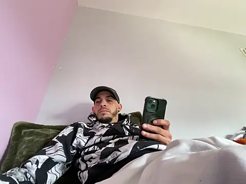 Rebeu313 online show from March 11, 2026, 10:32 am