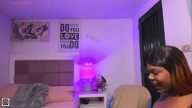 Alexa paytom1 online show from October 25, 2025, 4:20 am