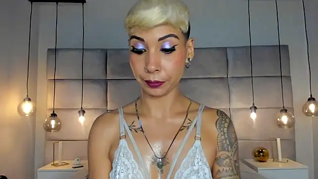 Snapshot of MiaMorgan_ chatting on January 12, 2025, 5:33 pm MiaMorgan online show from January 12, 2025, 5:33 pm