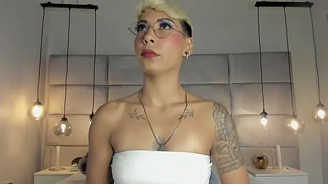Snapshot of MiaMorgan_ chatting on January 29, 2025, 12:02 pm MiaMorgan online show from January 29, 2025, 12:02 pm
